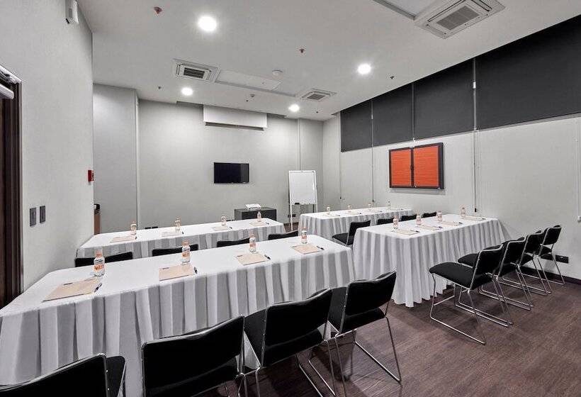 Fotos del hotel City Express Cdmx La Villa:  4