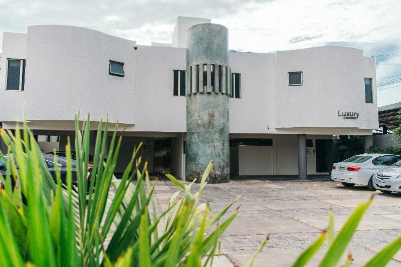 Fotos del hotel Luxury Apartments:  5