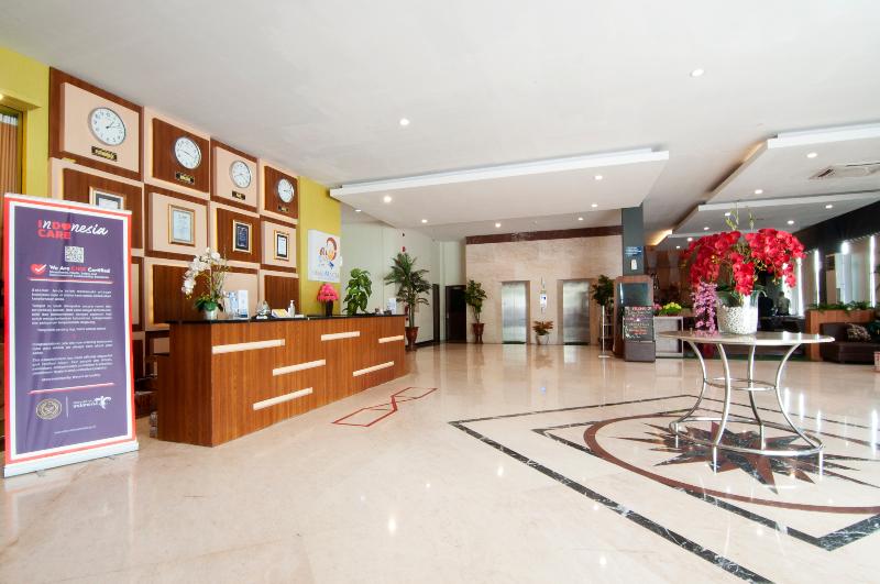 Fotos del hotel Kyriad Grand Master  Purwodadi:  4