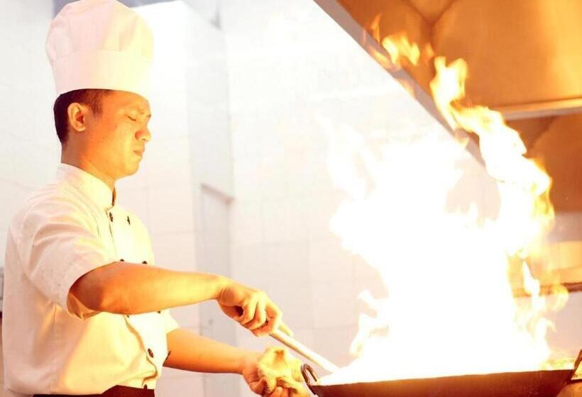 Fotos del hotel Reddoorz Premium @ Raya Nginden:  13