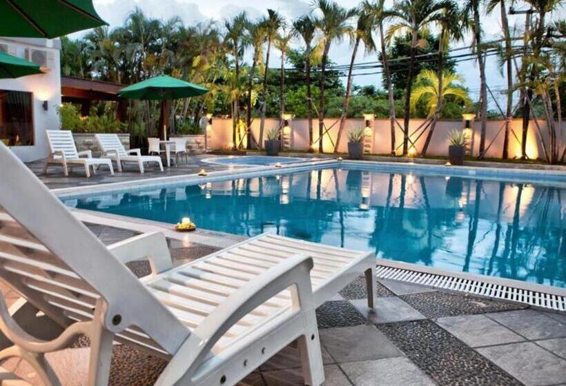 Fotos del hotel Reddoorz Premium @ Raya Nginden:  15