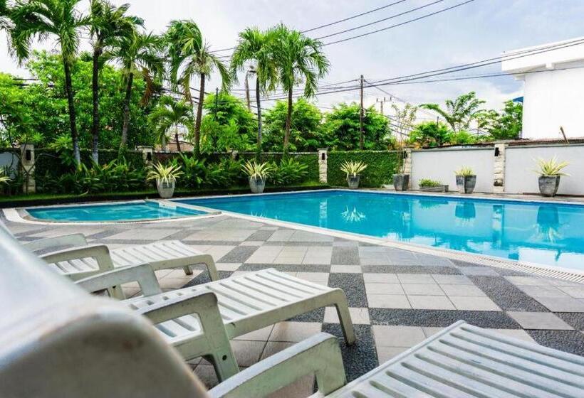 Fotos del hotel Reddoorz Premium @ Raya Nginden:  4