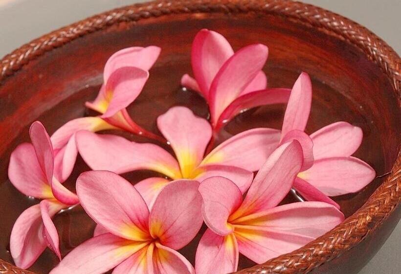 Fotos del hotel Reddoorz Premium @ Raya Nginden:  24