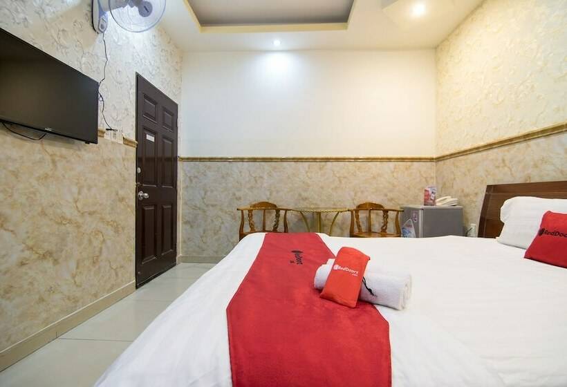 Fotos del hotel Reddoorz Plus Near Mien Tay Bus Station 2:  18