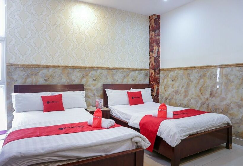 Fotos del hotel Reddoorz Plus Near Mien Tay Bus Station 2:  17