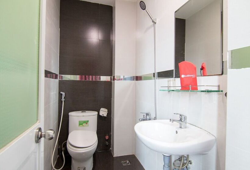 Fotos del hotel Reddoorz Plus Near Mien Tay Bus Station 2:  2