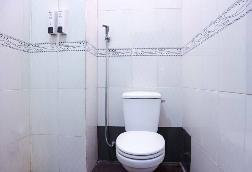 Fotos del hotel Reddoorz Plus Near Mien Tay Bus Station 2:  8