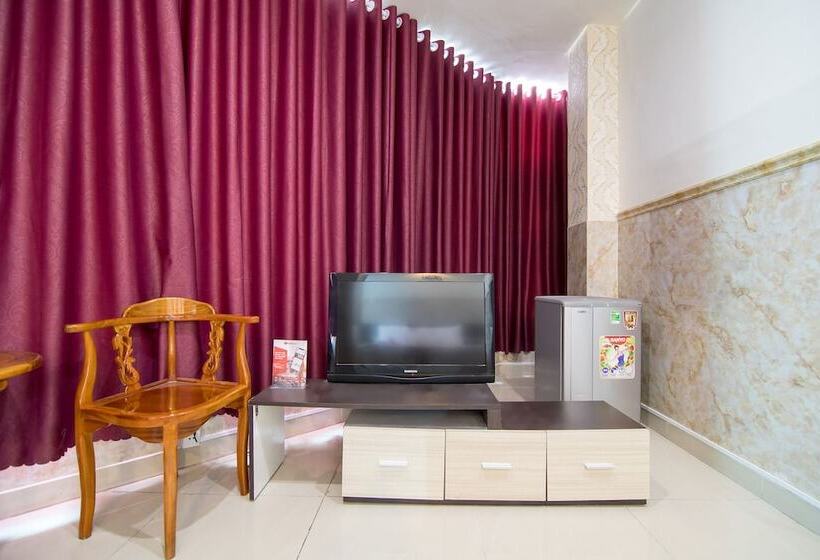 Fotos del hotel Reddoorz Plus Near Mien Tay Bus Station 2:  5