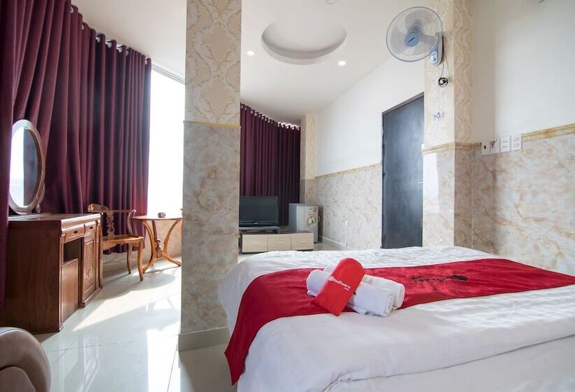 Fotos del hotel Reddoorz Plus Near Mien Tay Bus Station 2:  4