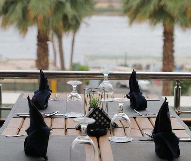 Ultra Loaloa Nile Maadi