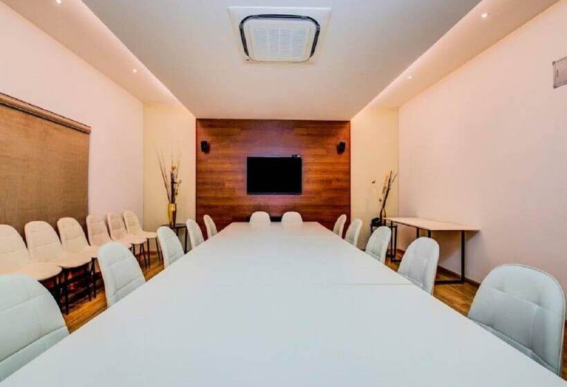 Fotos del hotel Arunaa Inn:  2