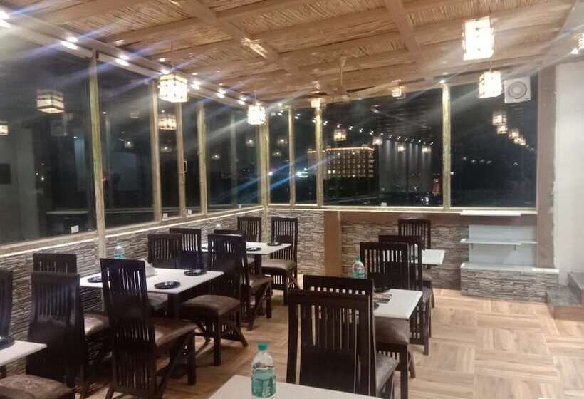 Fotos del hotel Shivaay Grand:  8