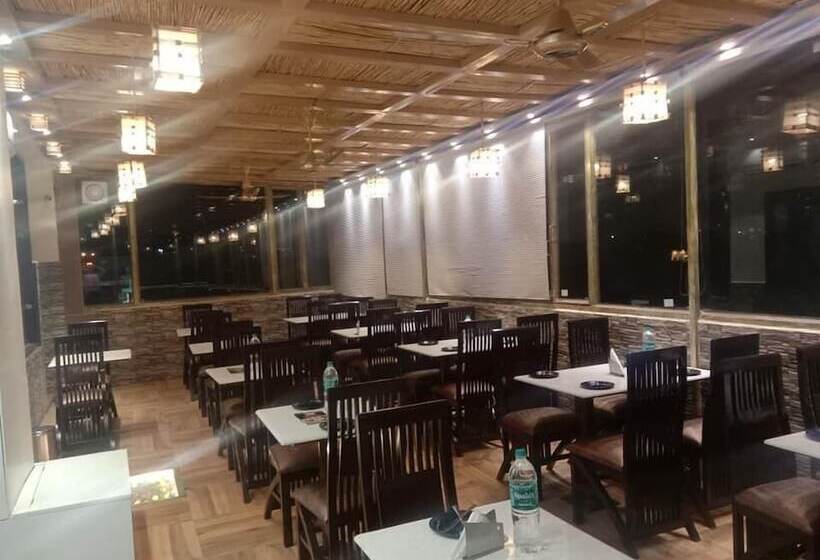 Fotos del hotel Shivaay Grand:  12