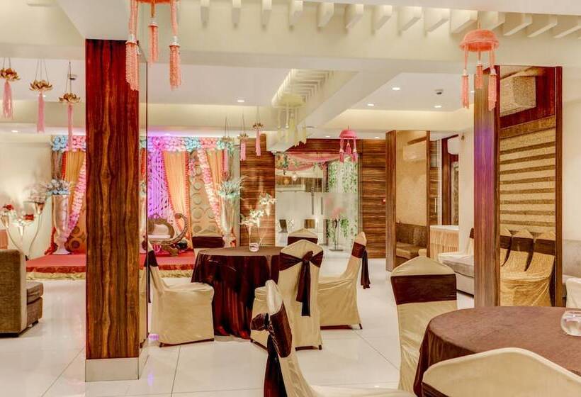 Fotos del hotel Treebo Trend Radhe Palace:  21