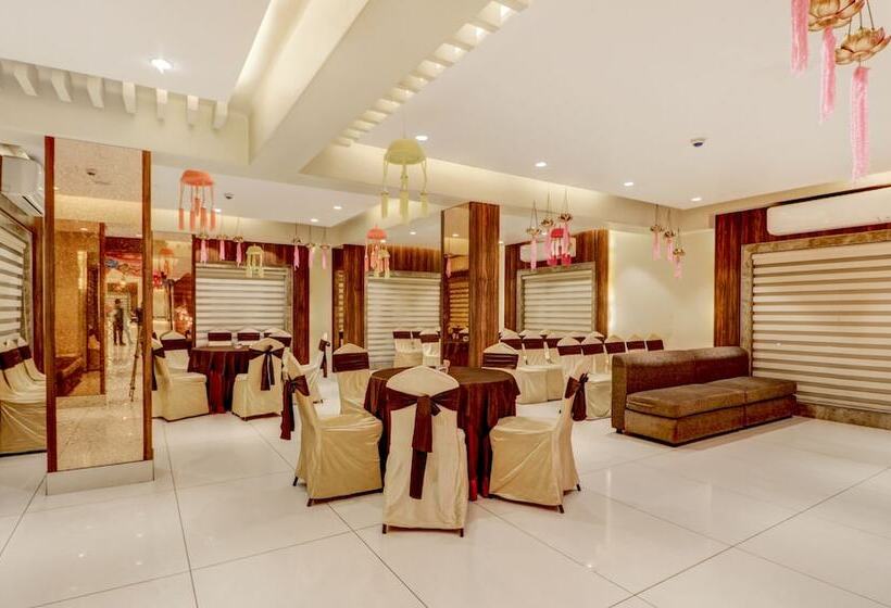 Fotos del hotel Treebo Trend Radhe Palace:  20