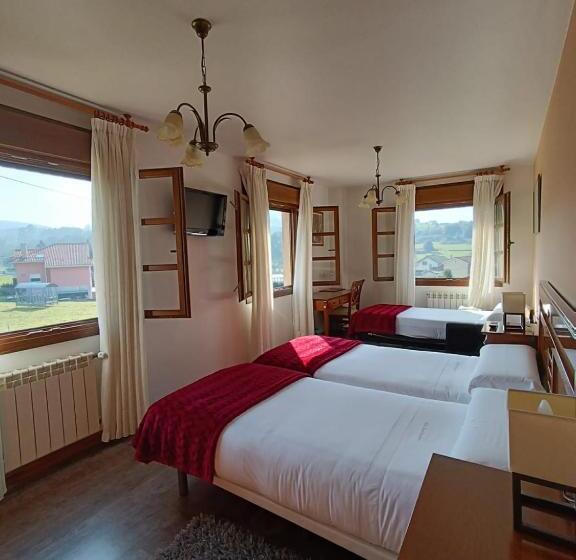 Fotos del hotel Rural Foncubierta:  8