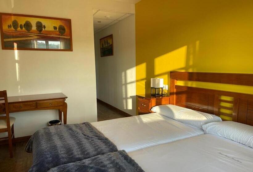 Fotos del hotel Rural Foncubierta:  10