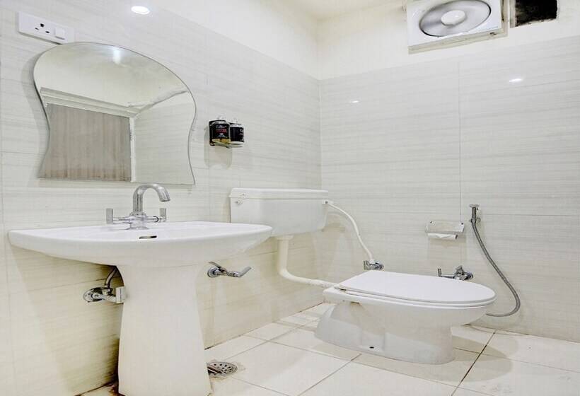 Fotos del hotel Collection O 30079 Indira Nagar:  6