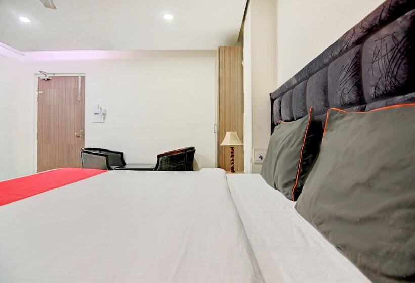 Fotos del hotel Collection O 30079 Indira Nagar:  14