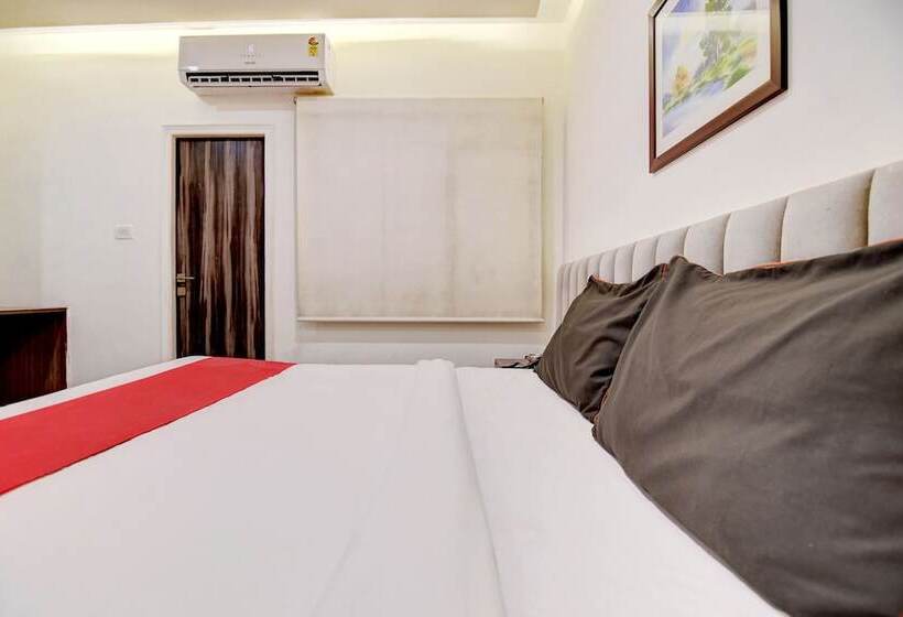 Fotos del hotel Collection O 30079 Indira Nagar:  11