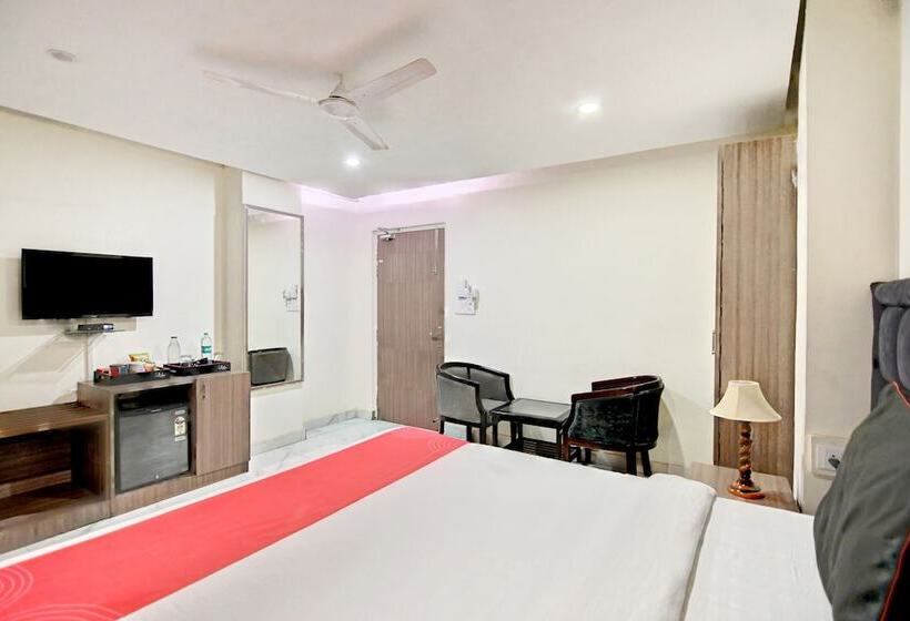 Fotos del hotel Collection O 30079 Indira Nagar:  15