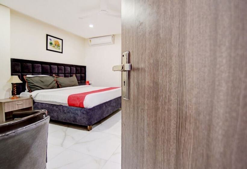 Fotos del hotel Collection O 30079 Indira Nagar:  2