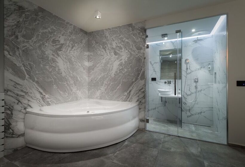 Fotos del hotel Level Luxury Suites:  25