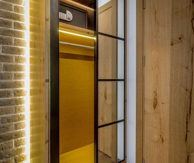 Fotos del hotel Level Luxury Suites:  15