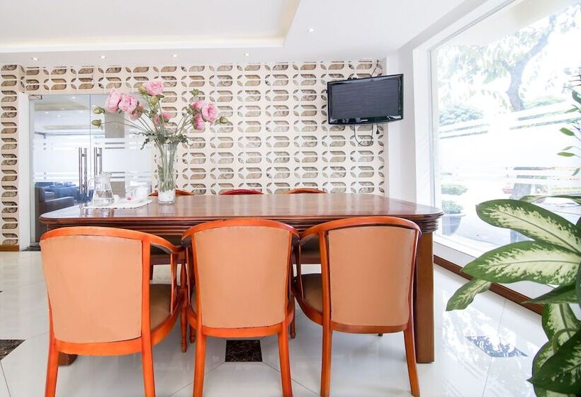 Reddoorz Plus @ Trung Son Residence