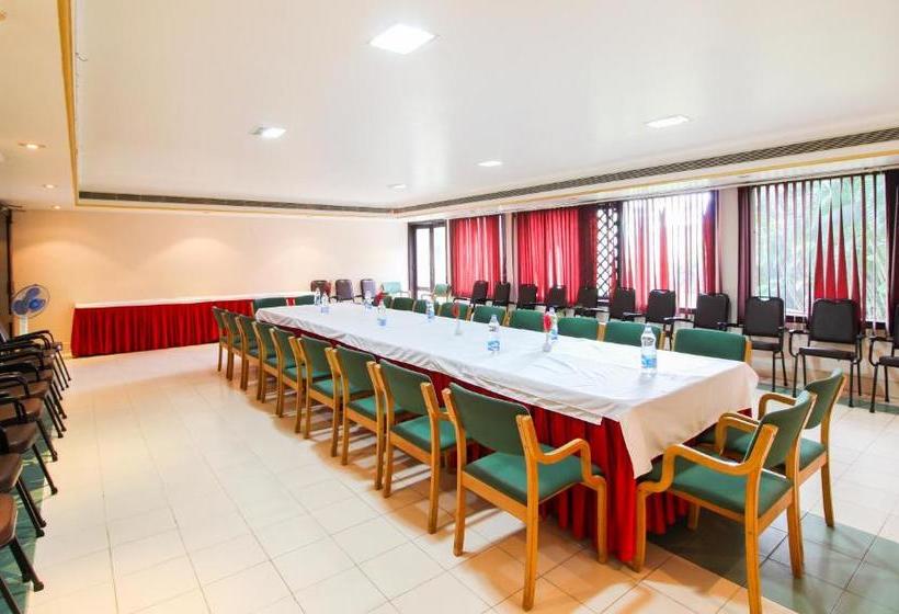 Fotos del hotel Treebo Trend Royal Inn:  20