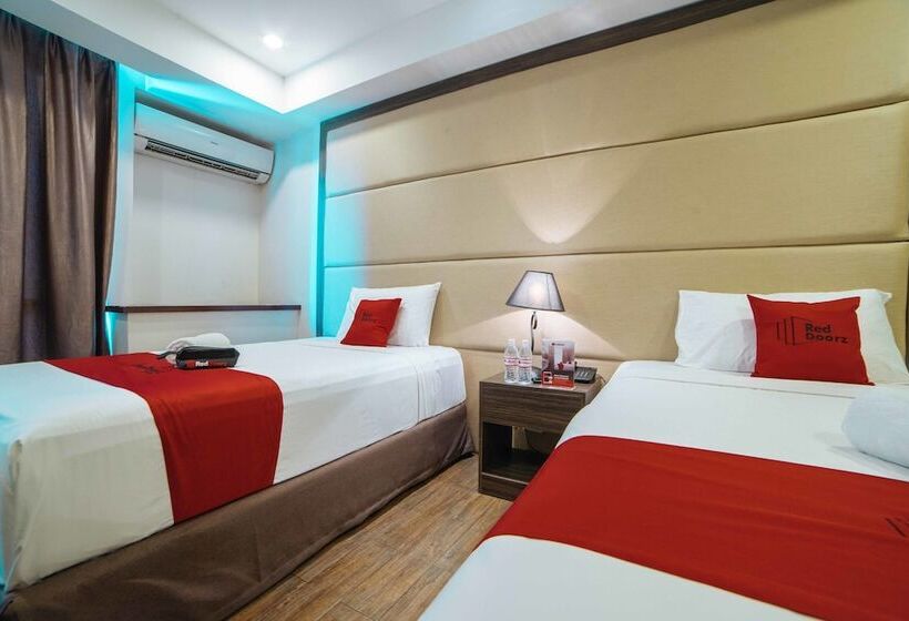 Fotos del hotel Reddoorz Premium @ West Avenue Quezon City:  11