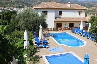 Hostal Y Apartamento Rural Los Naranjos - El Valle