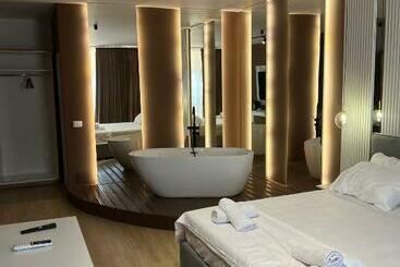 Capital Suites Center - Tirana