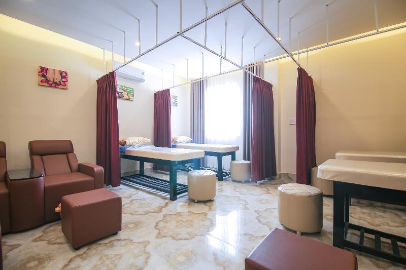 Fotos del hotel Reddoorz Premium @ Nguyen Thai Son Street:  6