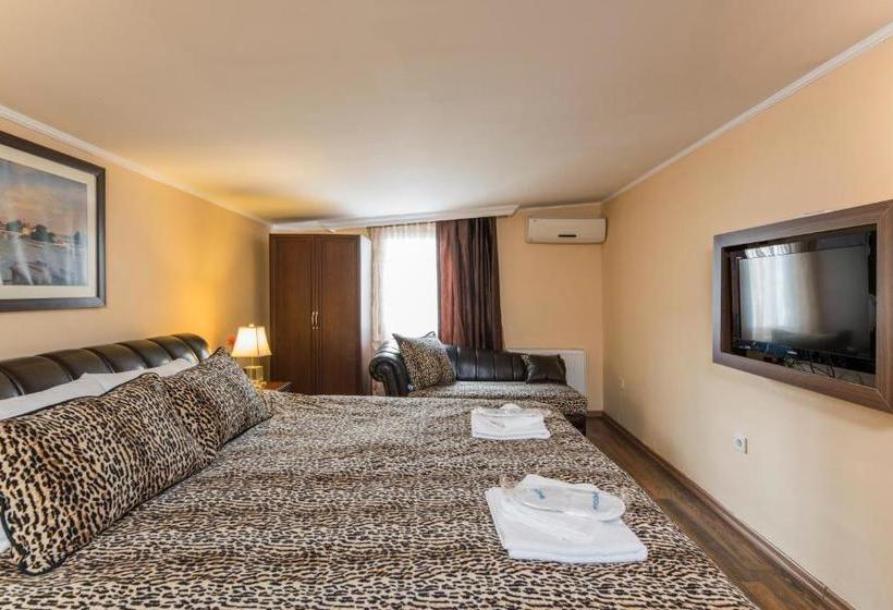 Fotos del hotel Adela:  5