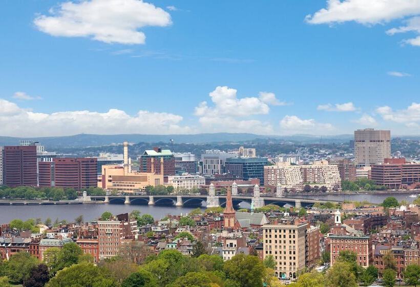 Fotos del hotel Moxy Boston Downtown:  2