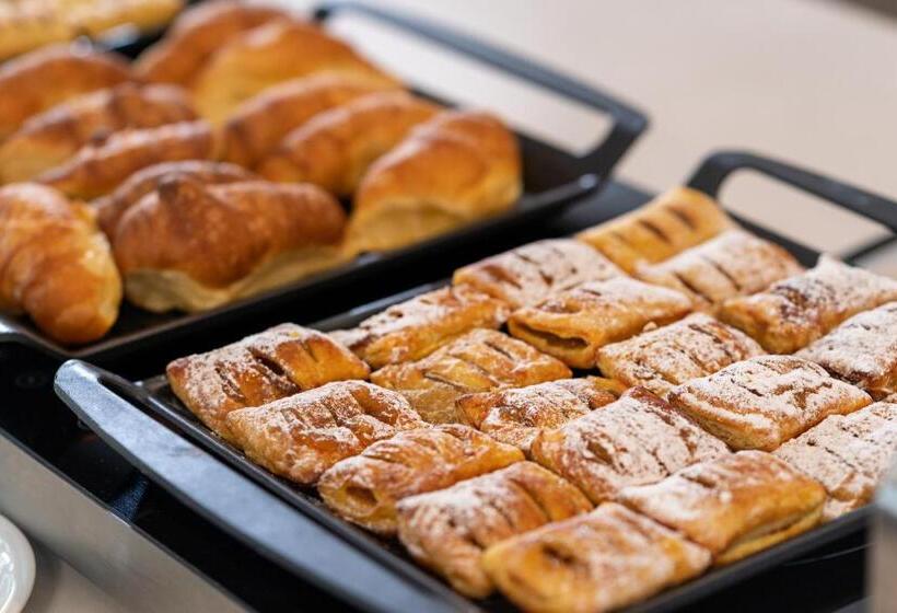 Fotos del hotel Delfina Art:  3