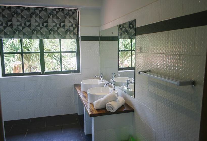 Fotos del hotel Isla Hayahay Beach Resort And Restaurant:  8