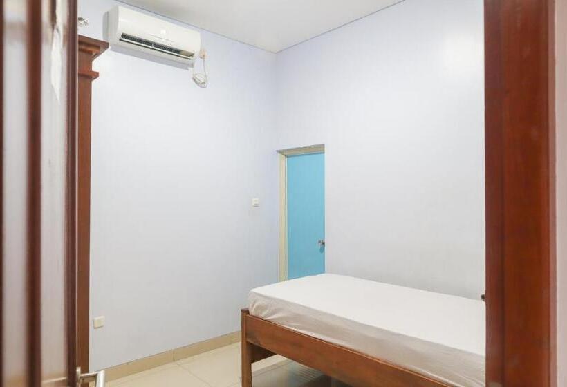 Fotos del hotel Koolkost Syariah @ Duri Kosambi:  3