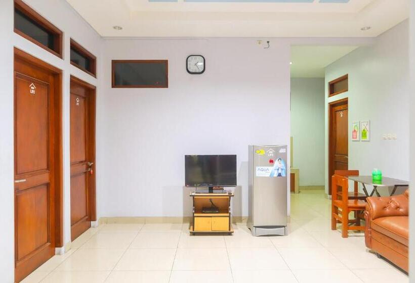 Fotos del hotel Koolkost Syariah @ Duri Kosambi:  9