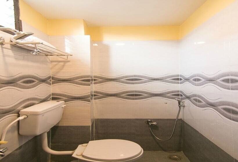 Fotos del hotel Oyo 10811 Sri Sairam Residency:  17