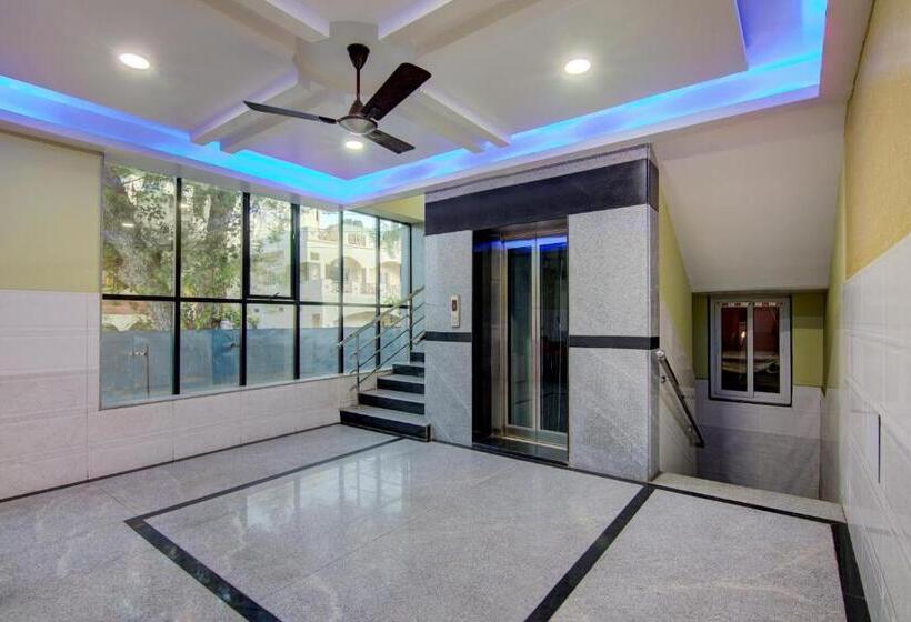 Fotos del hotel Oyo 10811 Sri Sairam Residency:  18