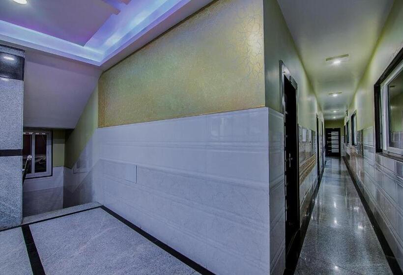 Fotos del hotel Oyo 10811 Sri Sairam Residency:  22