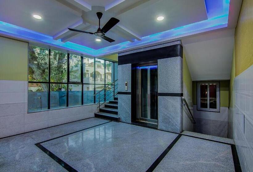 Fotos del hotel Oyo 10811 Sri Sairam Residency:  23