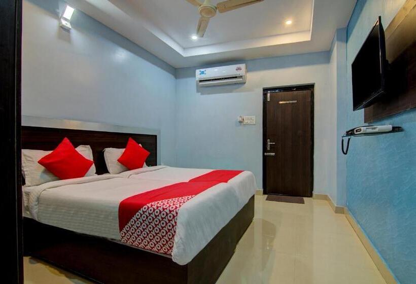 Fotos del hotel Oyo 10811 Sri Sairam Residency:  2