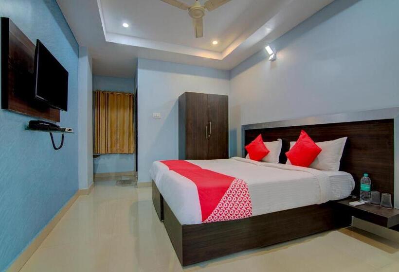 Fotos del hotel Oyo 10811 Sri Sairam Residency:  7