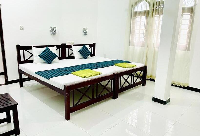 Fotos del hotel White Horse Guesthouse:  2