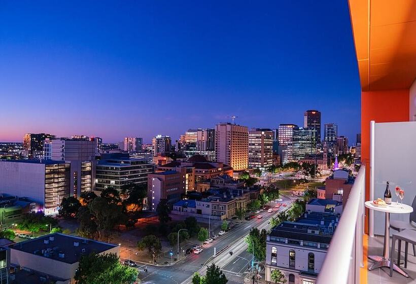 Fotos del hotel Tom S Court:  15