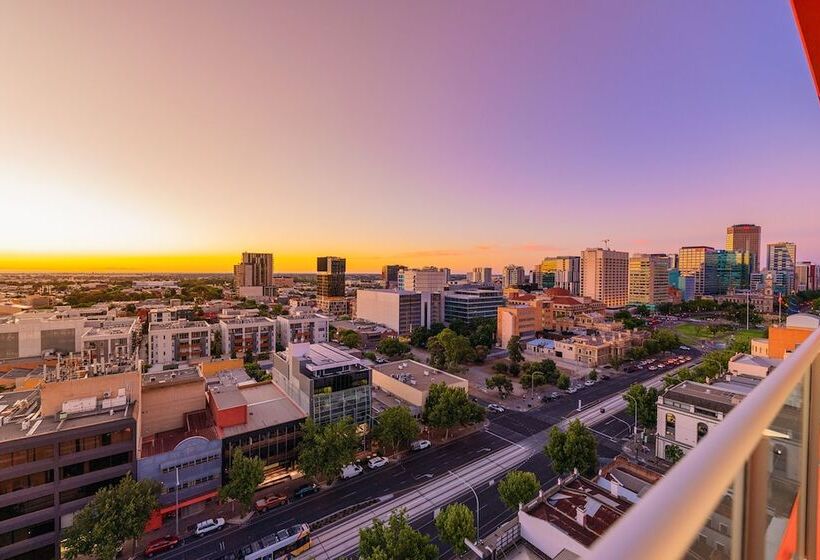 Fotos del hotel Tom S Court:  14