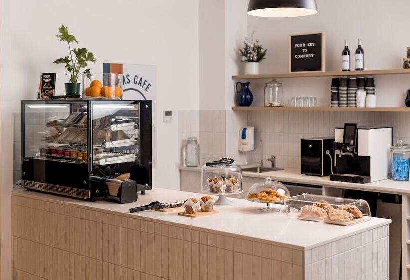 Fotos del hotel Tom S Court:  8